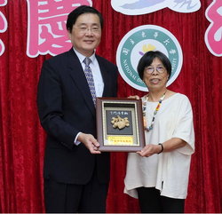石明英教授